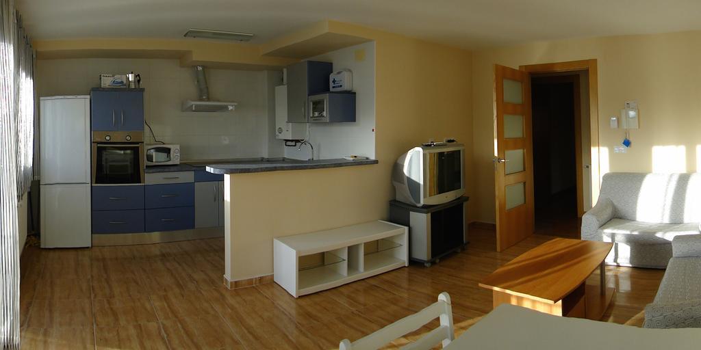Apartamentos Enériz Habitación foto