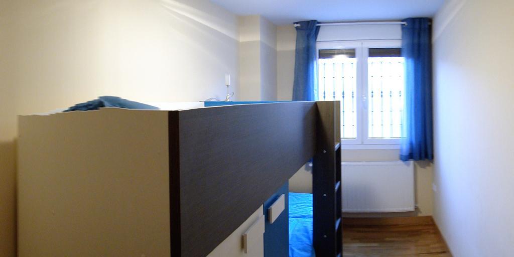 Apartamentos Enériz Habitación foto