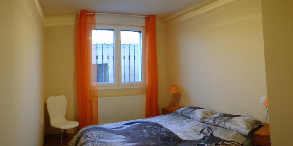 Apartamentos Enériz Habitación foto